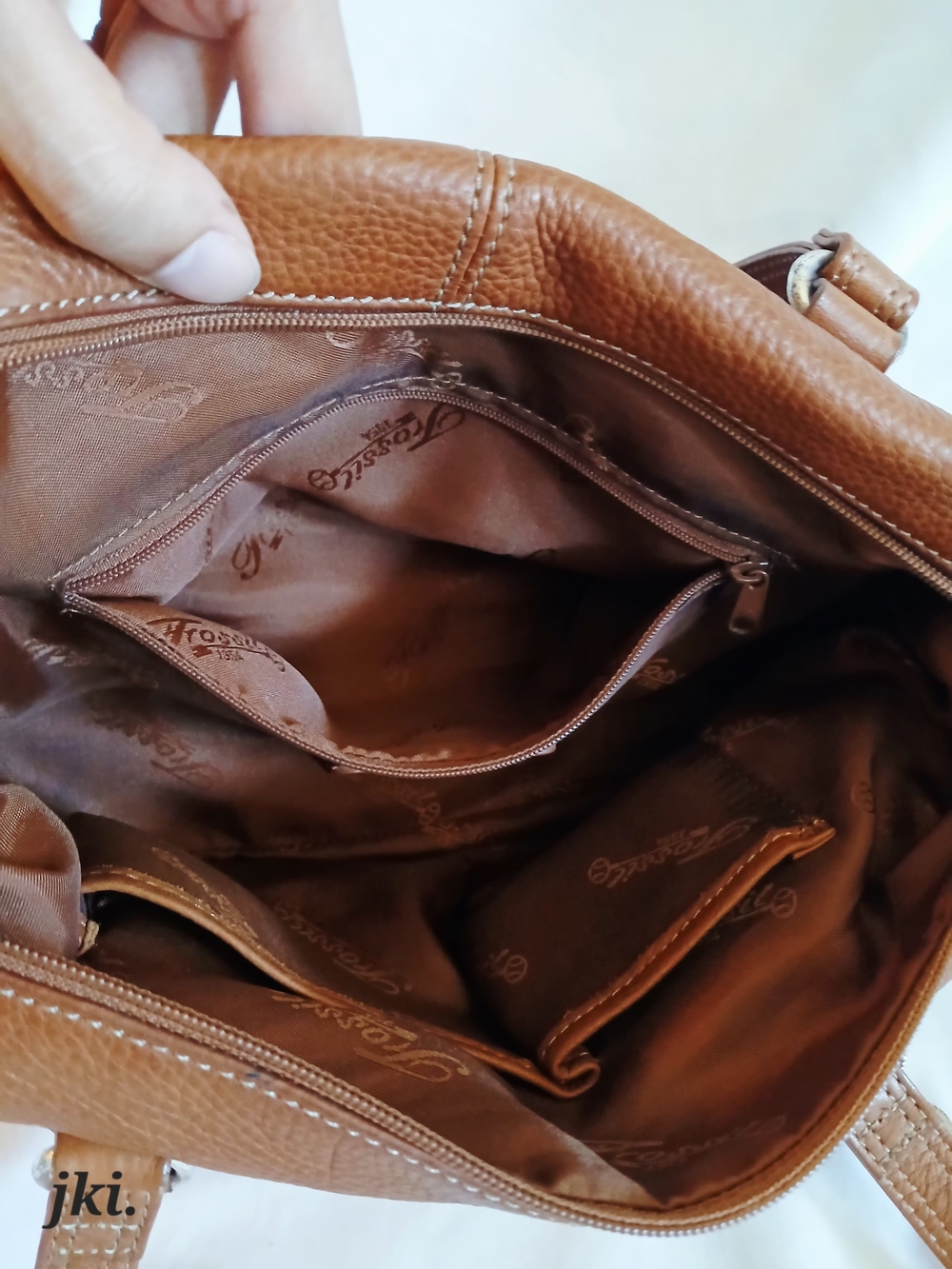 Fossil Women's Brown Leather Shoulder Bag - Picture 5 of 11